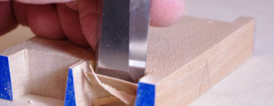 Cutting Dovetails - Chisel 2