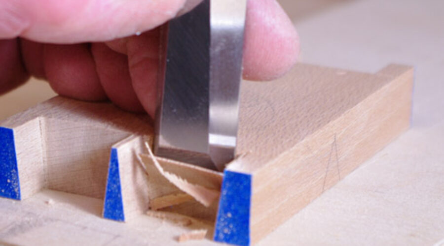 Cutting Dovetails - Chisel 2